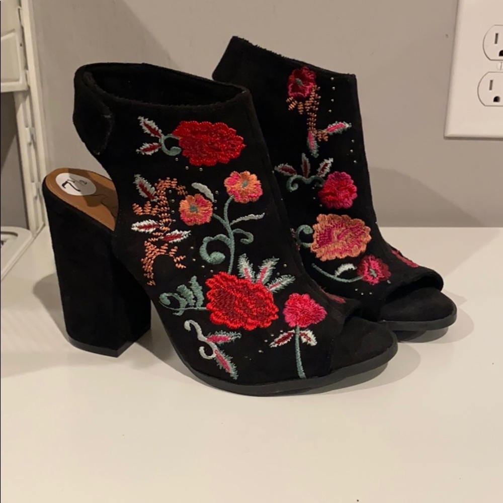 Flower embroidered booties